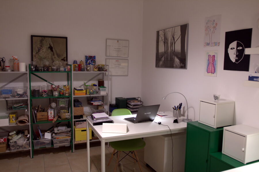 A quiet corner of the art therapy space